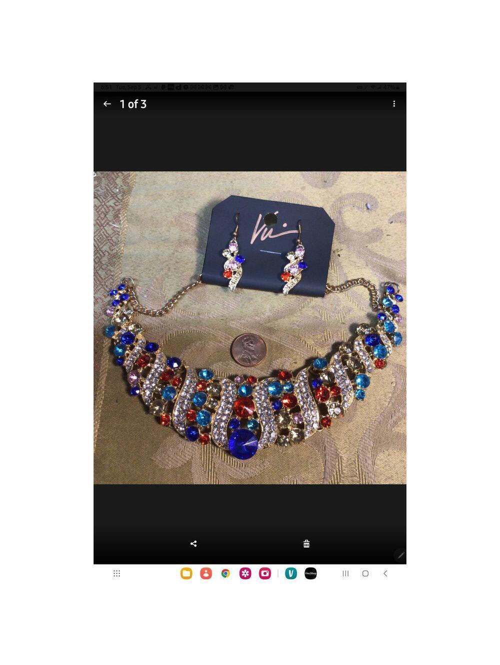 V Formed Crystals Neclace Set